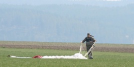 SKOKI SPADOCHRONOWE - CZECHY, PLZEN - kwiecień 2012