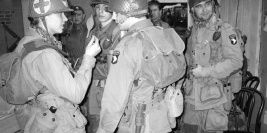 VII WYSTAWA POJAZDÓW MILITARNYCH - ŁÓDŹ 2006